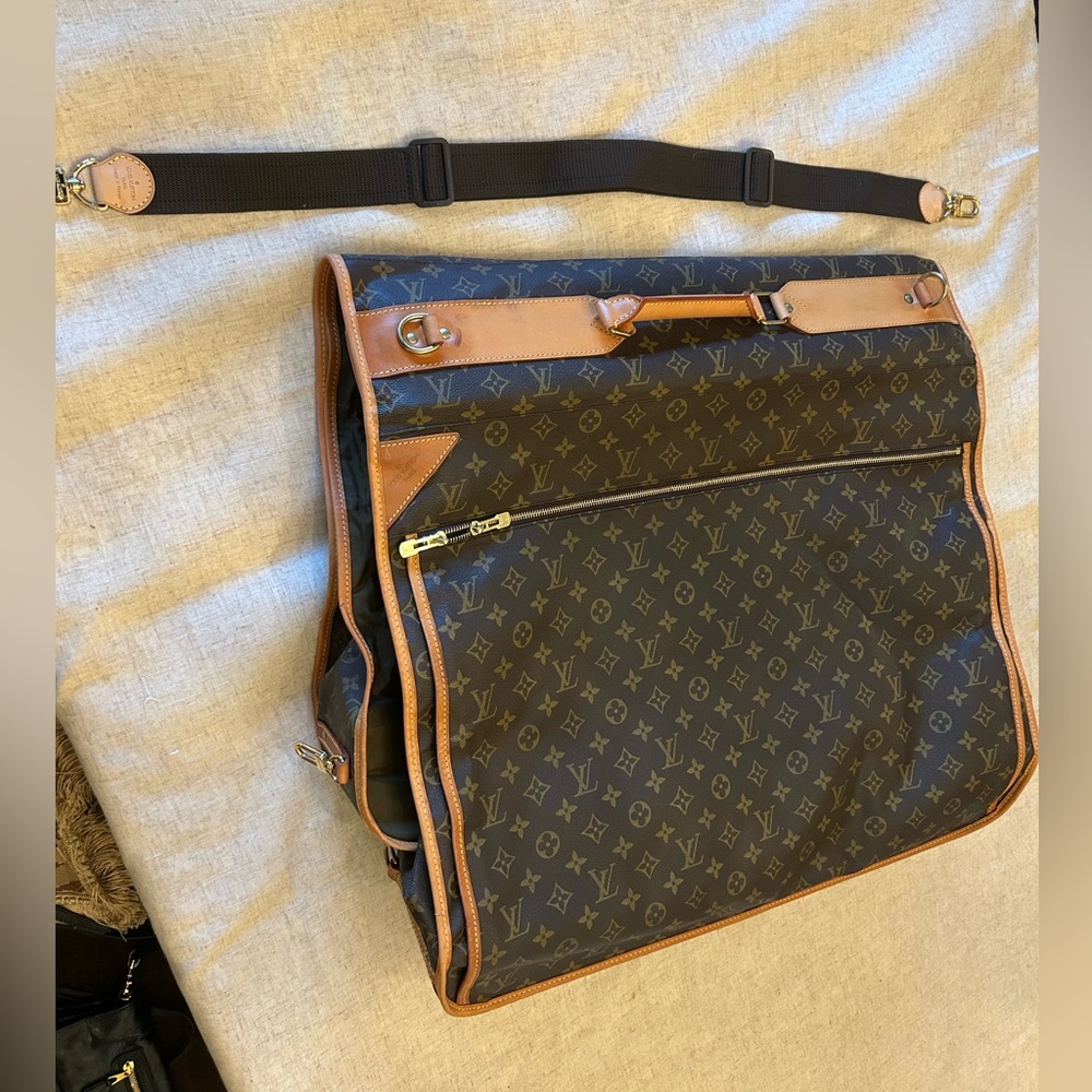 Vintage Louis Vuitton Garment Bag w/5 LV hangers, shoulder strap, sleeper bag